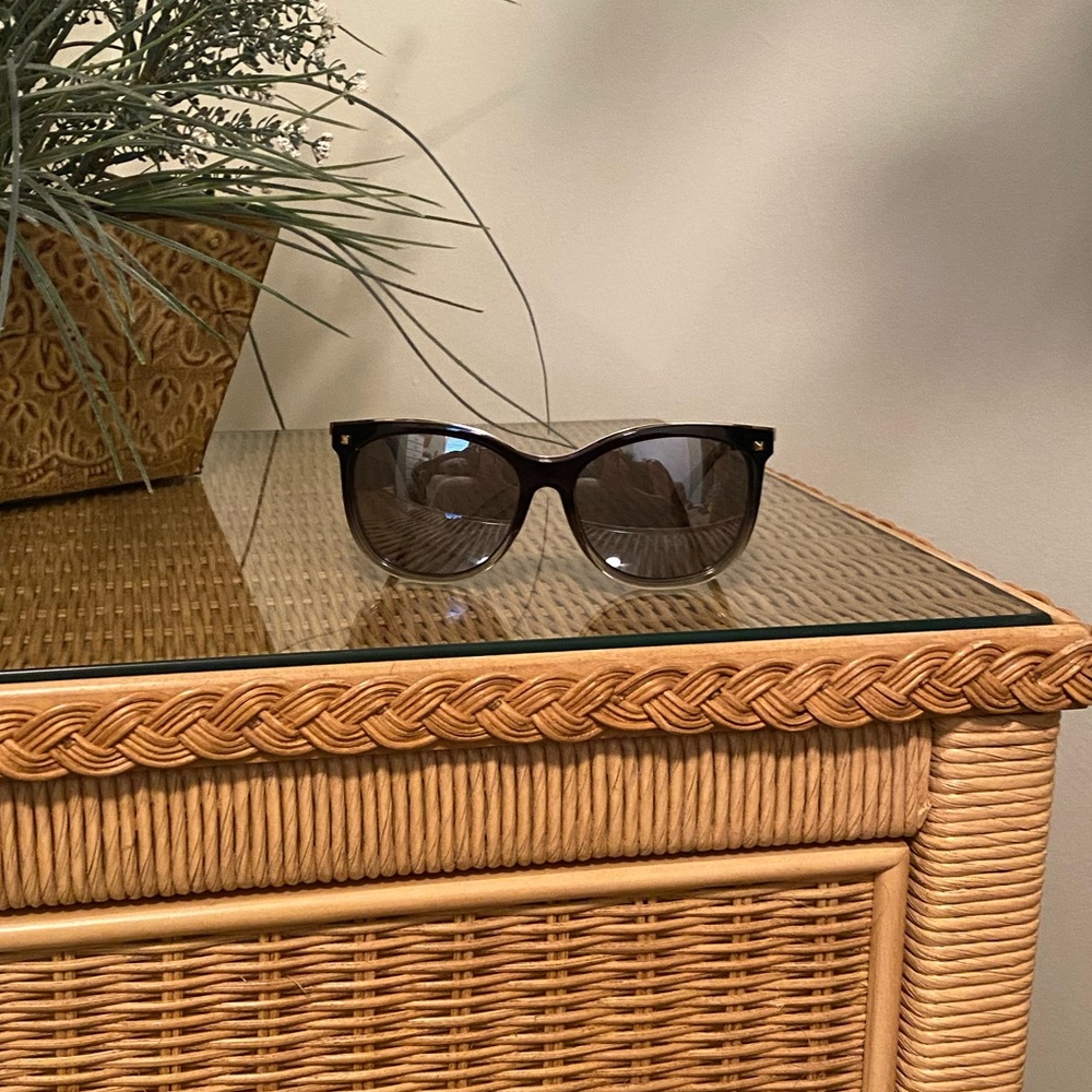 New Guess Women’s Sunglasses